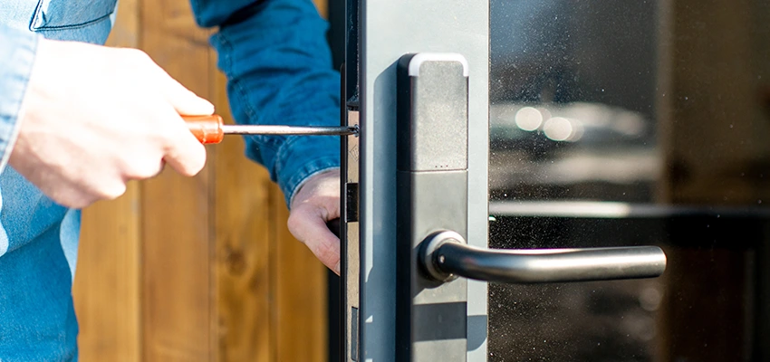 Aluminium Door Lock Replacement in Oildale, California