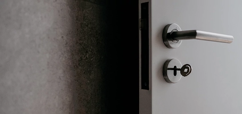 Front Door Handle Repair And Installation in Oildale, CA
